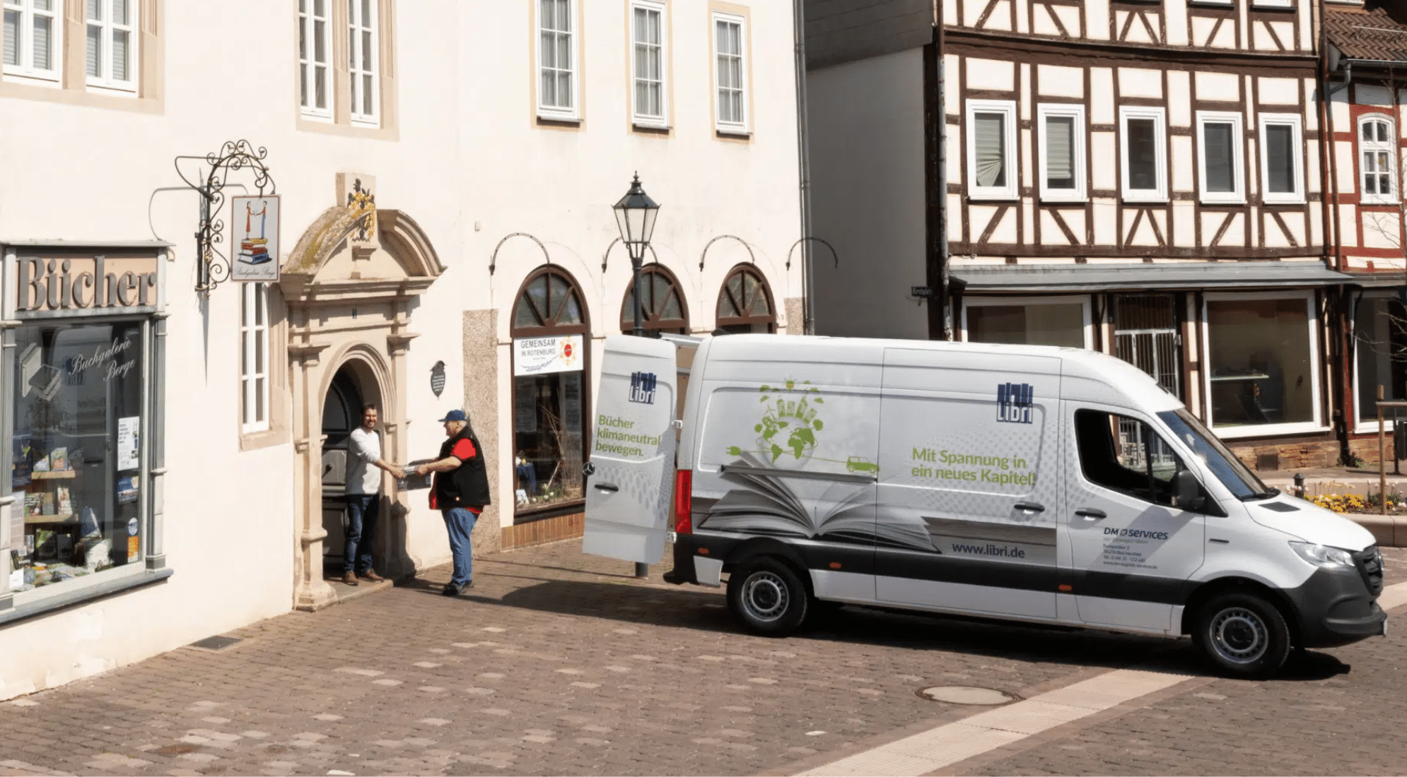 Libri eSprinter vor einer Buchhandlung